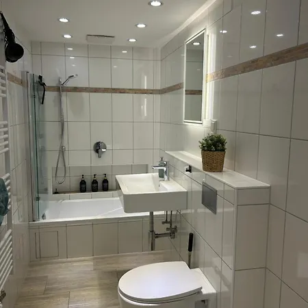 Porz Ii Naehe Flughafen Apartmán *